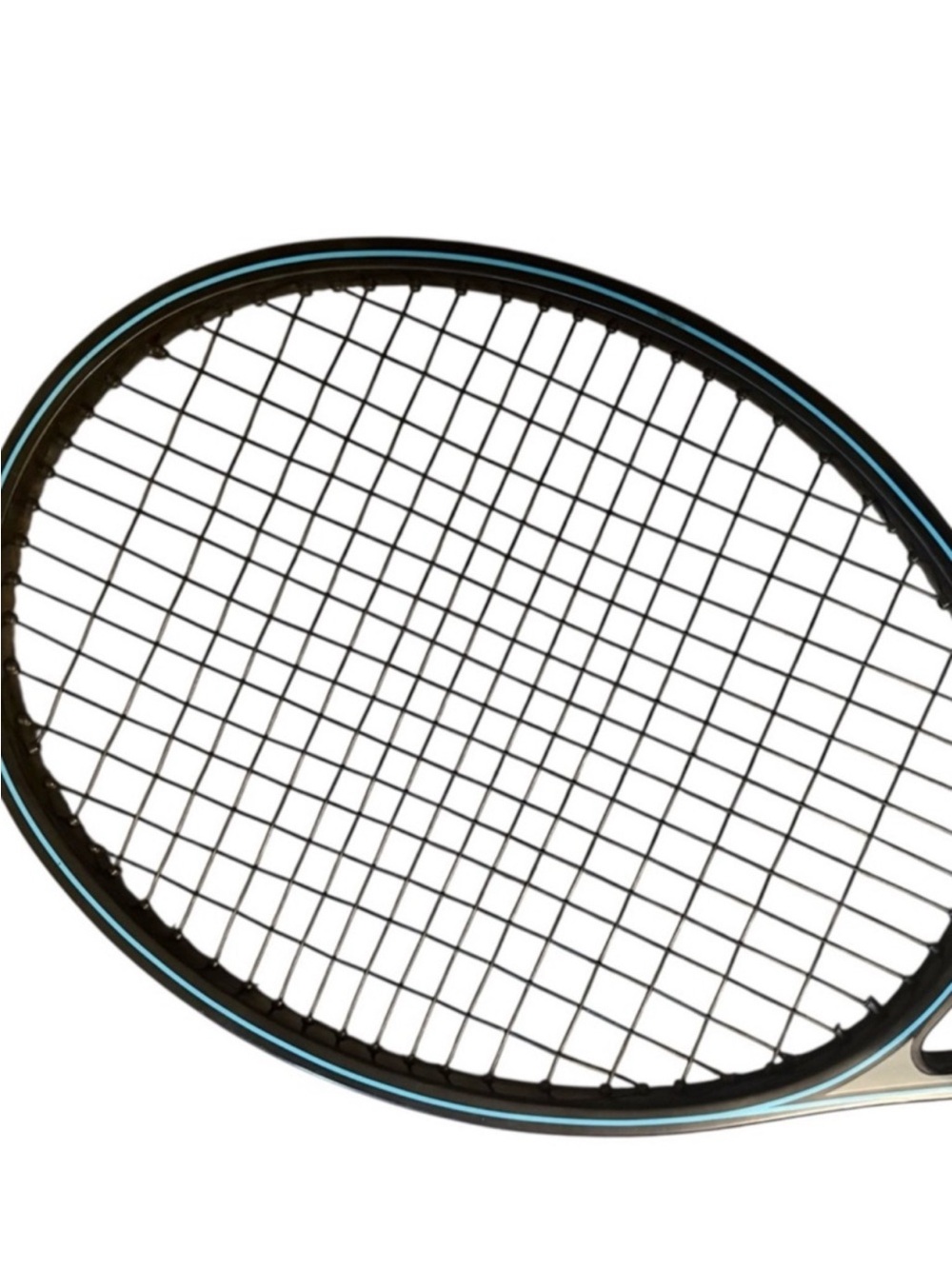 Wilson Sting Graphite Tennis Racket with cover - Picture 3 of 7